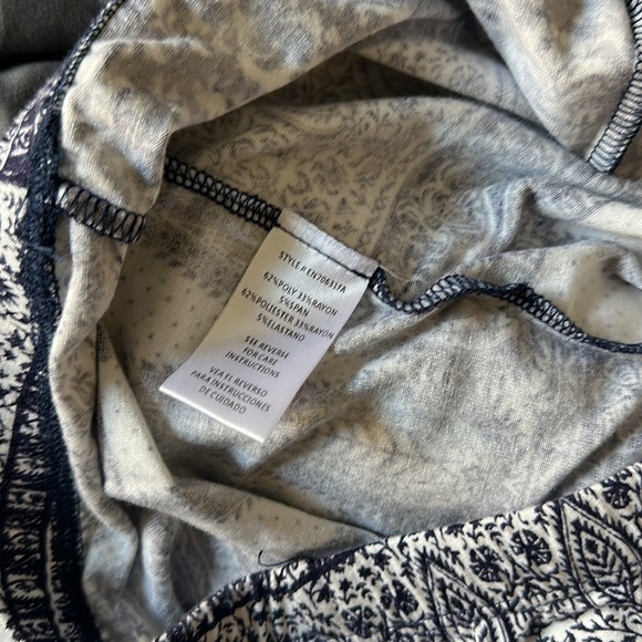 New multi print pant S/M. Never worn. They were too small for me. - Picture 5 of 5